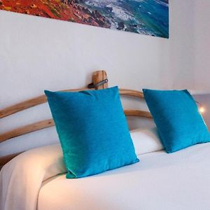 One-Bedroom Apartment Sea View